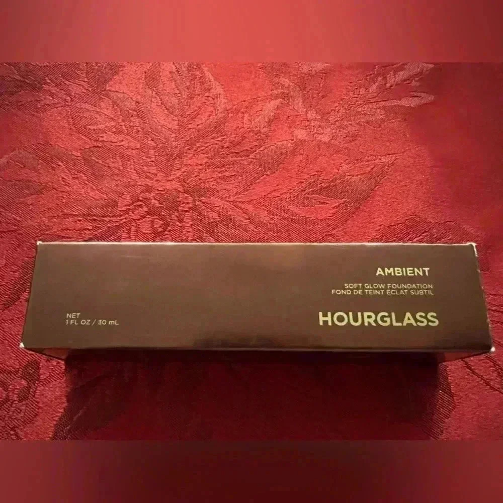 HOURGLASS AMBIENT 1 FL OZ SOFT GLOW FOUNDATION 13.5 - Picture 2 of 7